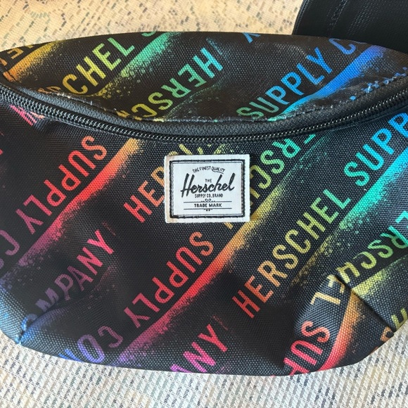 Herschel Supply Company rainbow hip pack/cross body bag. Preowned condition. - Picture 1 of 7